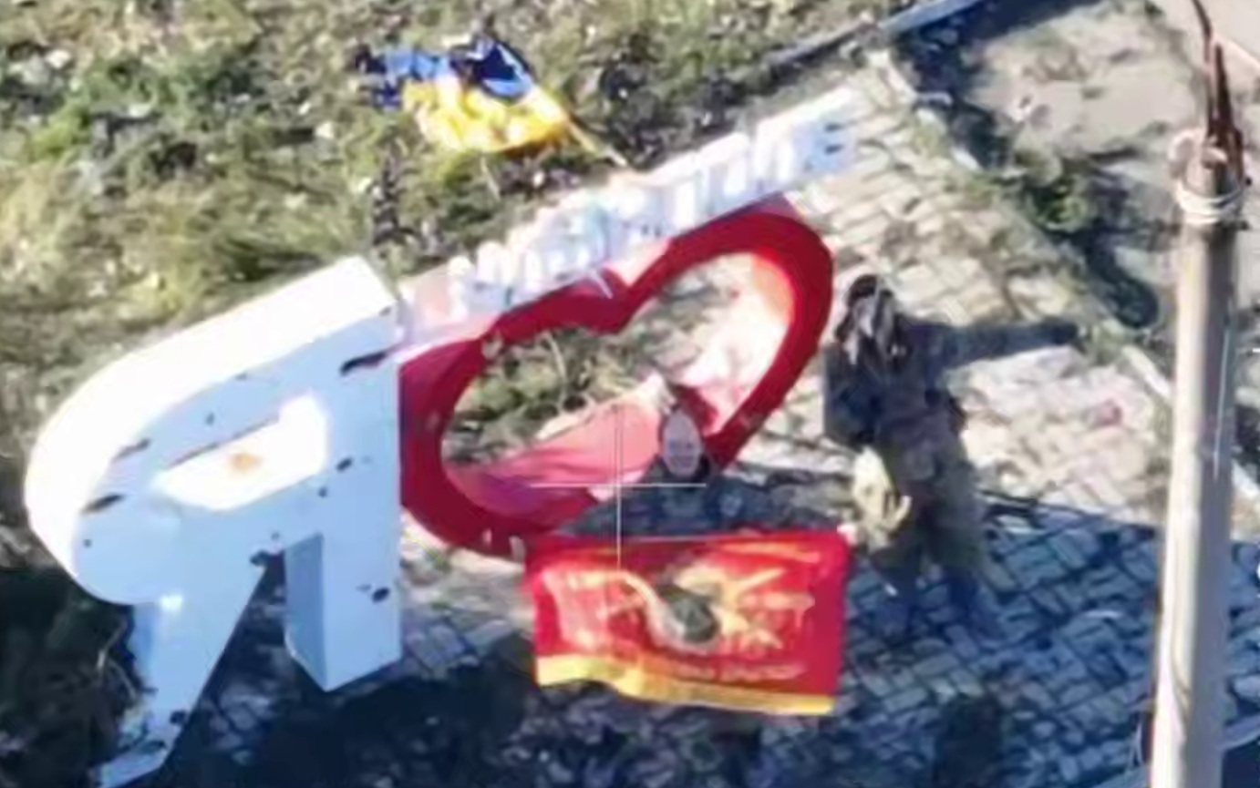 Ukraine Has Lost Nearly All of Huliaipole (Videos)