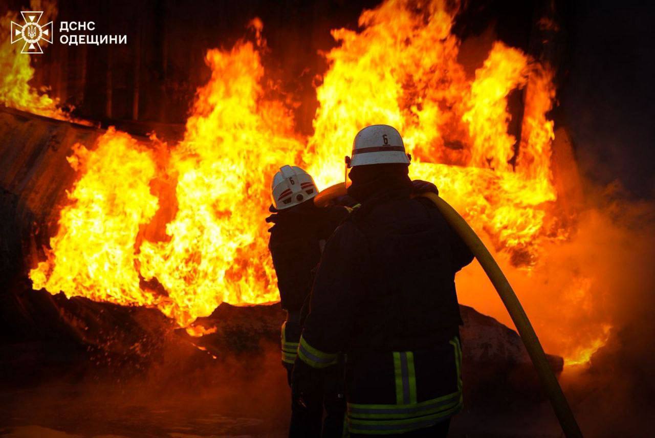 Russia-Ukraine Strike Exchange: Tanker Ablaze Off Turkey, Dnipro Blackout, Russia Plans ‘Oreshnik’ Strike