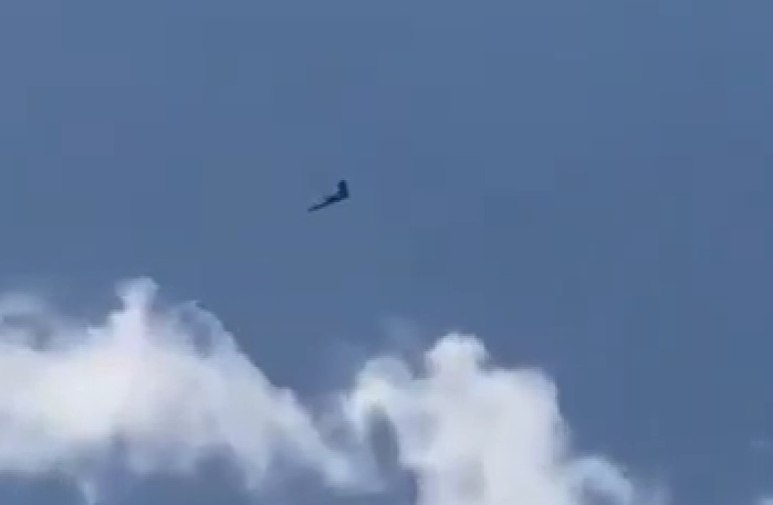 Israel’s Top-Secret Stealth Drone Allegedly Spotted Over Iran (Videos)