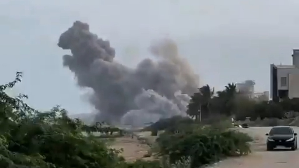 U.S. Reports Fresh Strikes, Iran Mourns Troops (Videos)