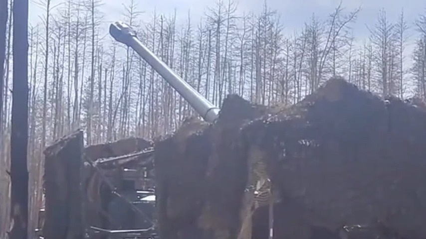 Russian Army Threatens Strategic Road Near Slavyansk